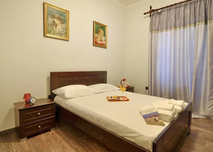 Lemonia Luxury *
