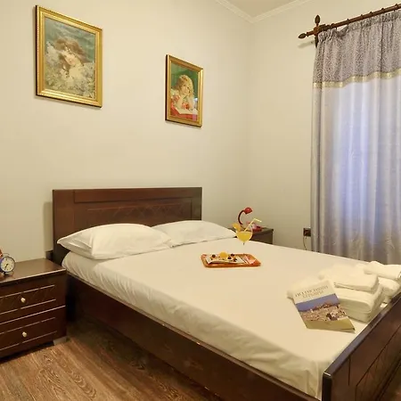 Lemonia Luxury *