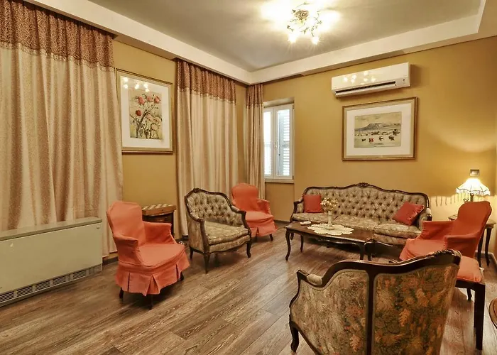 Lemonia Luxury *